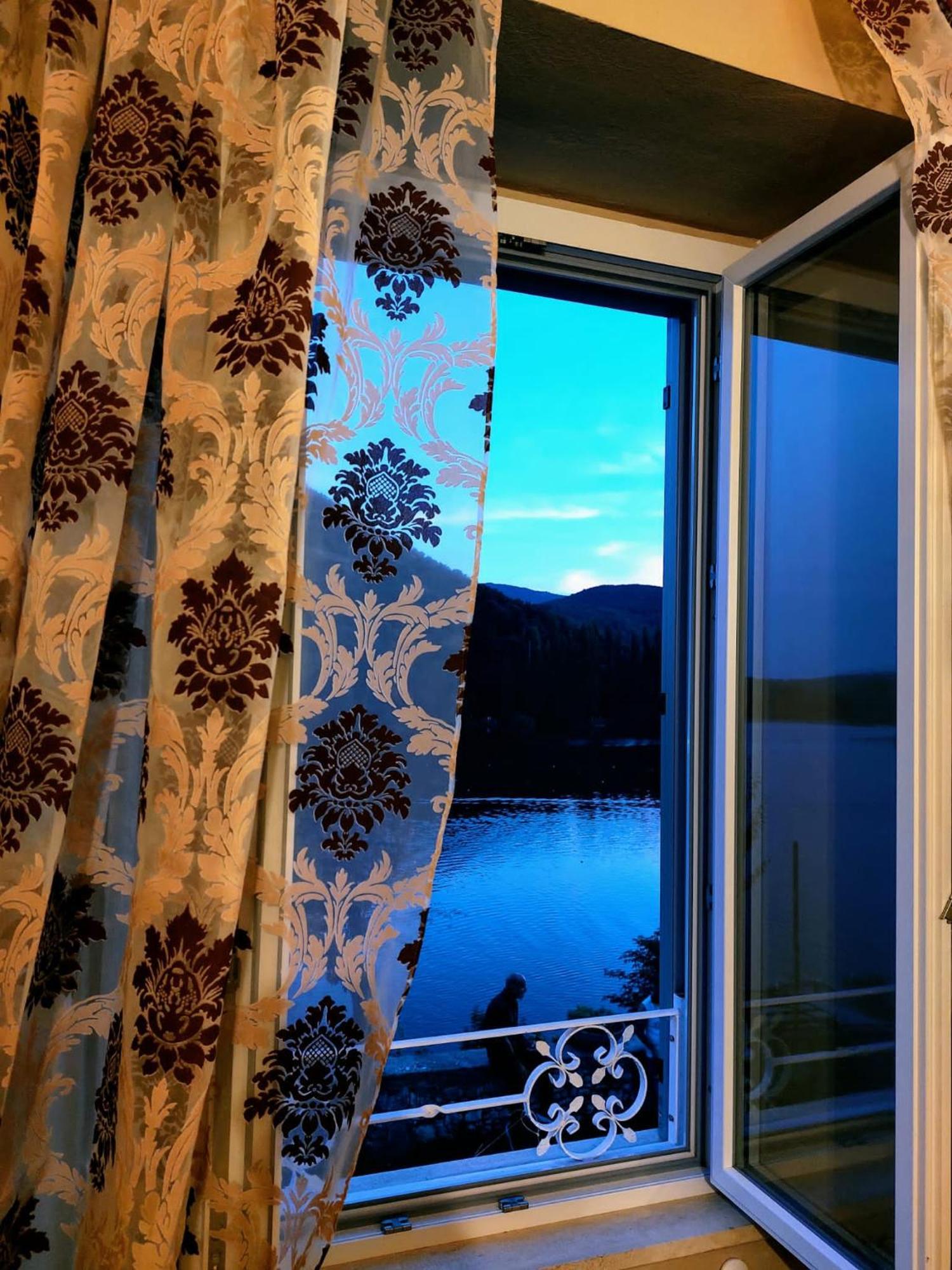 Le Finestre Sul Lago Piediluco Exteriör bild
