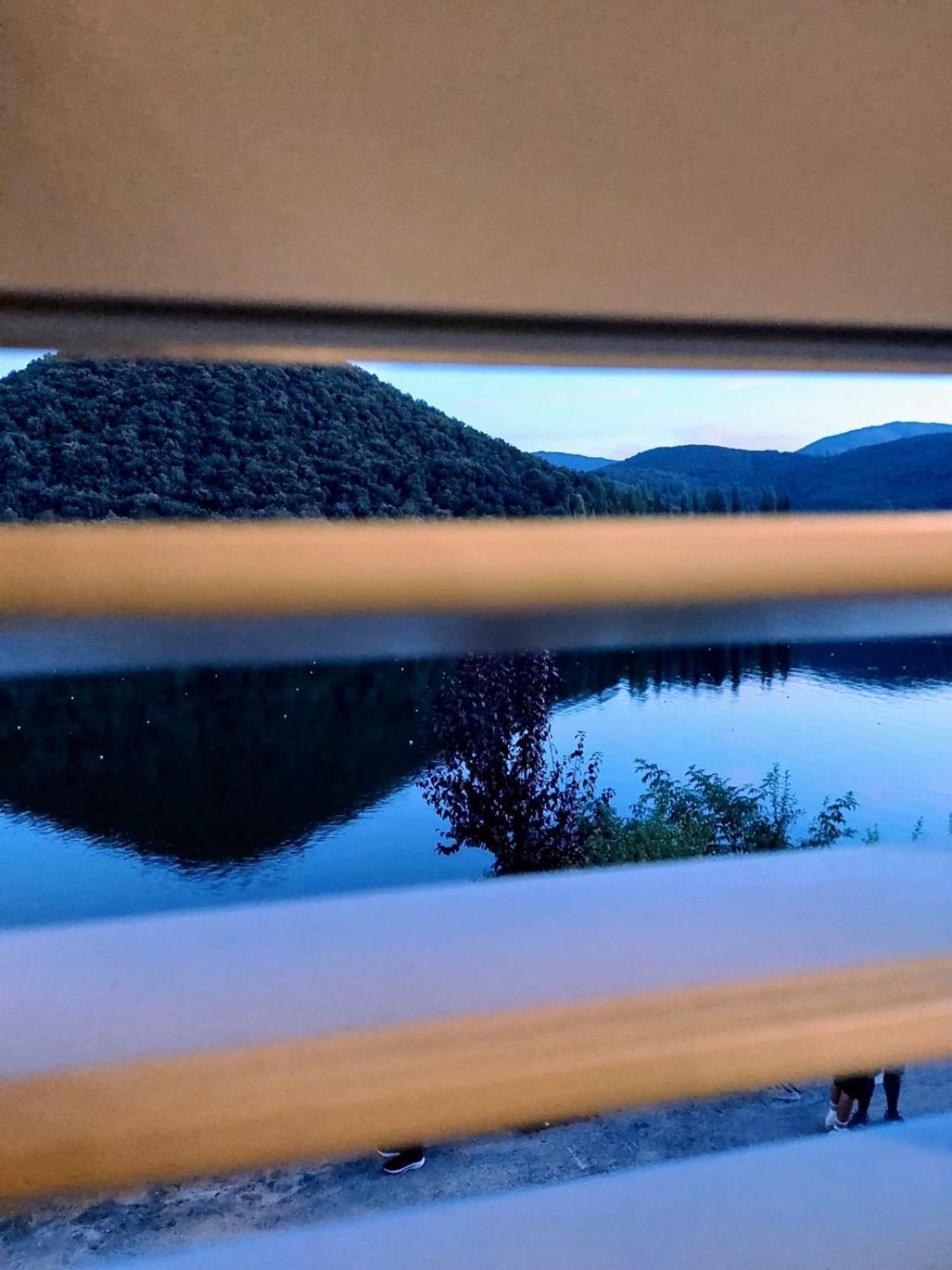 Le Finestre Sul Lago Piediluco Exteriör bild