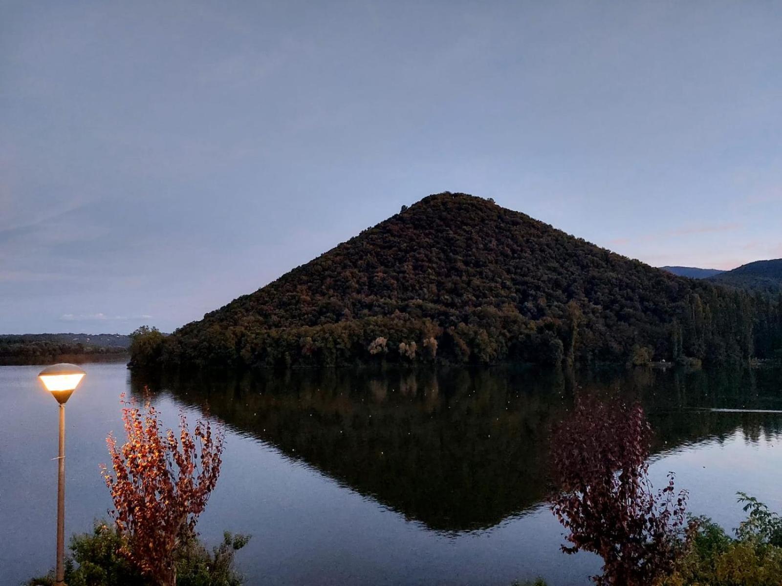 Le Finestre Sul Lago Piediluco Exteriör bild